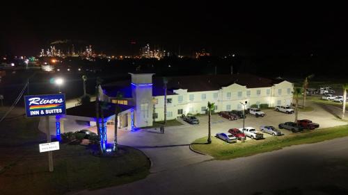 Three Rivers Hotel | Rivers Inn and Suites