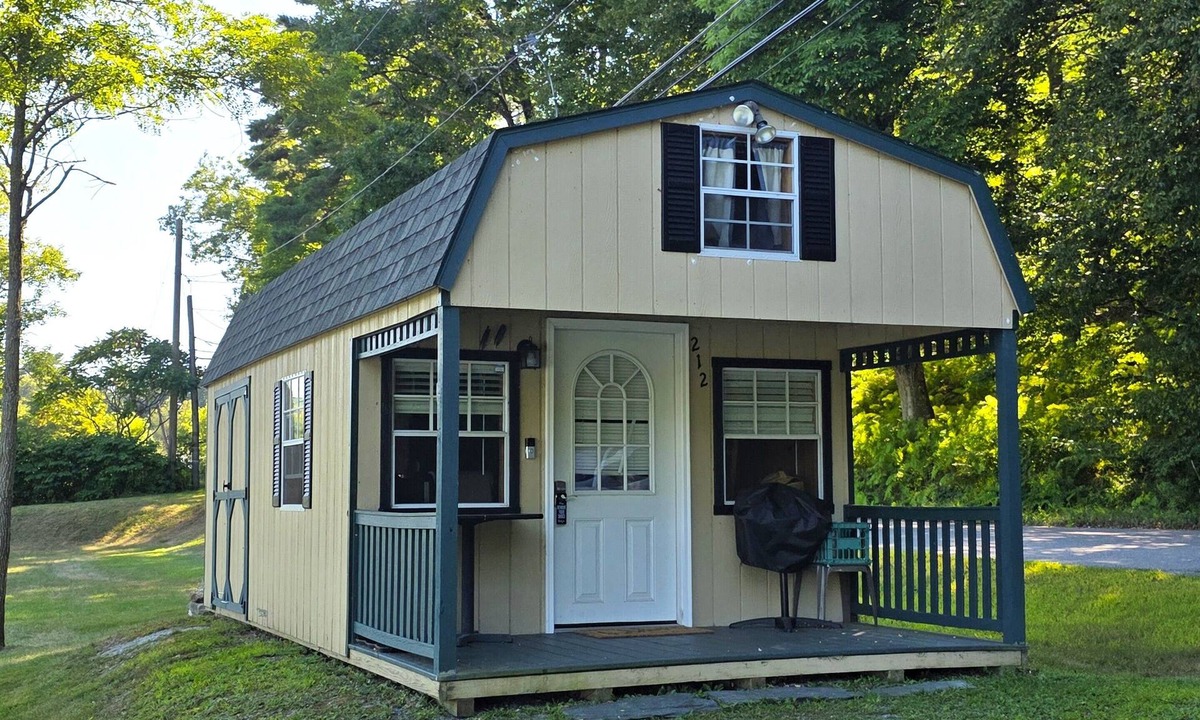 Lisbon Cabin | Riverside Cabin - Great Location, Beautiful Views.