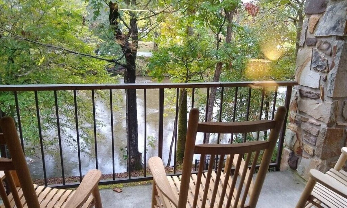Townsend Condo | Riverside Condo - minutes from GSMNP