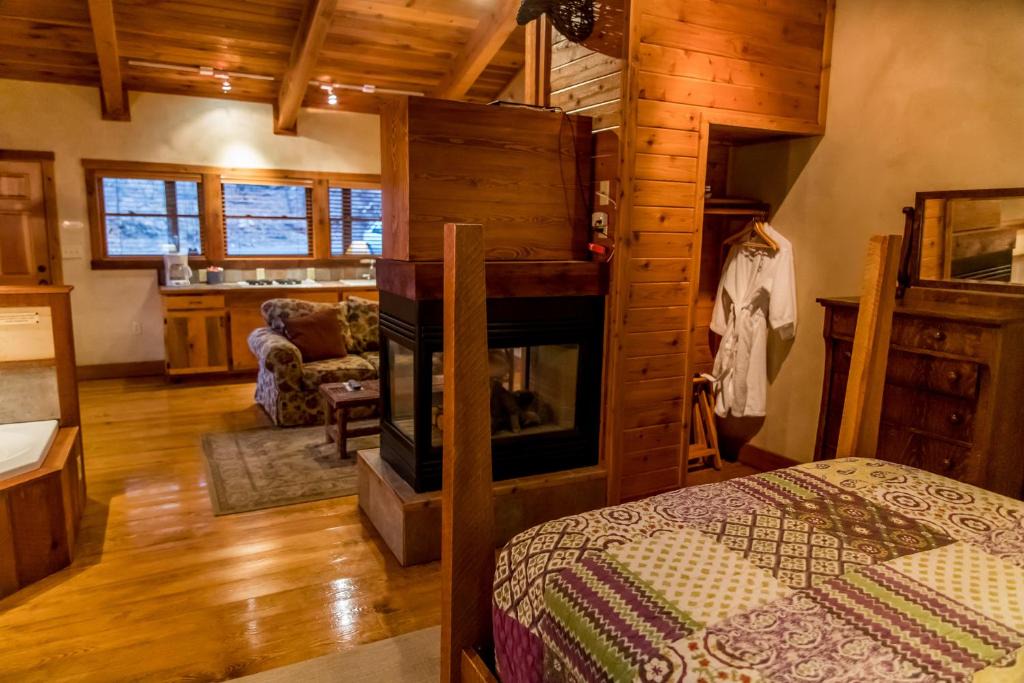 Ruidoso House | Riverside Cottage #24