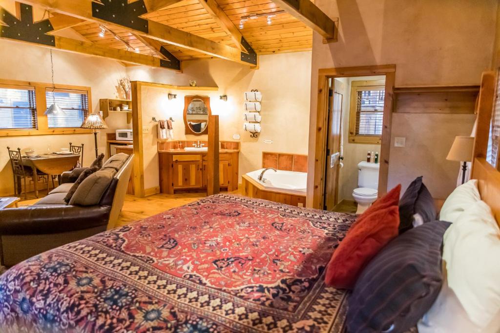 Ruidoso House | Riverside Cottage #26