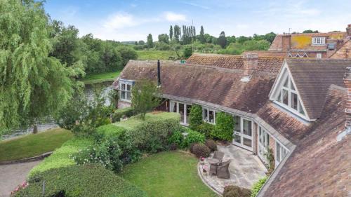 Wareham House | Riverside Cottage - Wareham