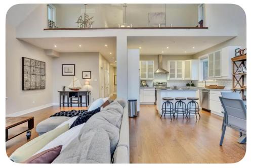 Wasaga Beach House | Riverside Dreams