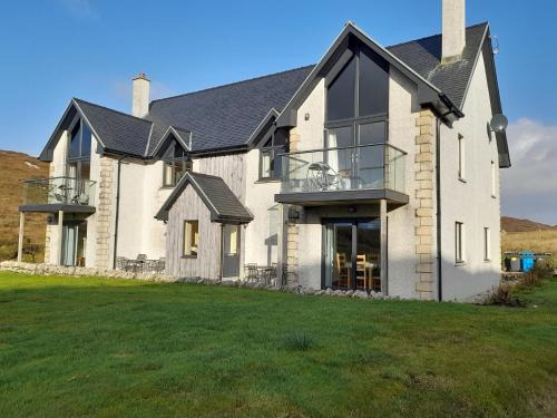 Finsbay House | Riverside