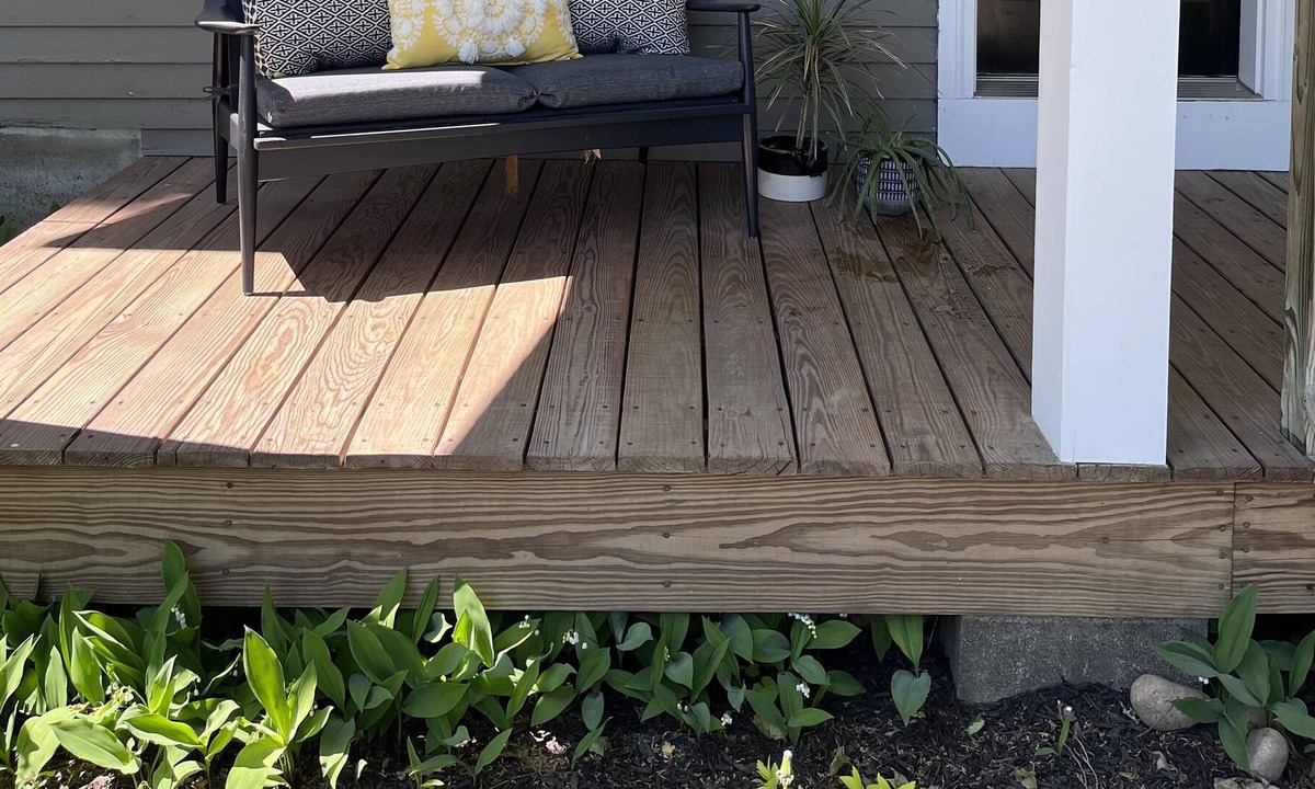 Lyons Falls Apartment | Riverside House