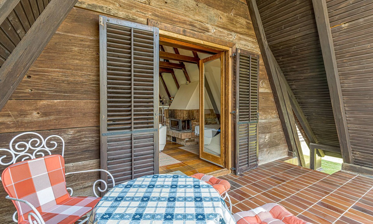 Inland Croatia House | Riverside House With Hot Tub, Krapje, Croatia