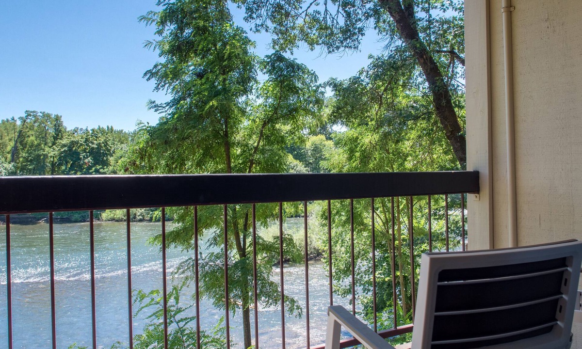 Grants Pass Hotel | Riverside Inn