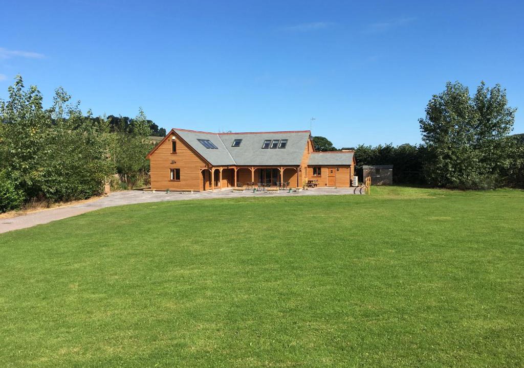 Old Cleeve House | Riverside Lodge