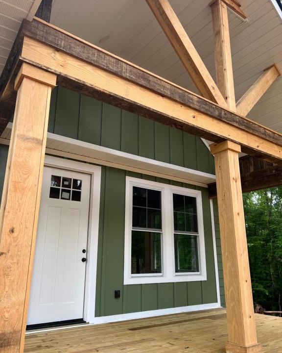 Forsyth House | Riverside Luxury Cabin, close to JACKSON LAKE - BRAND NEW construction on the banks of The Towaliga River