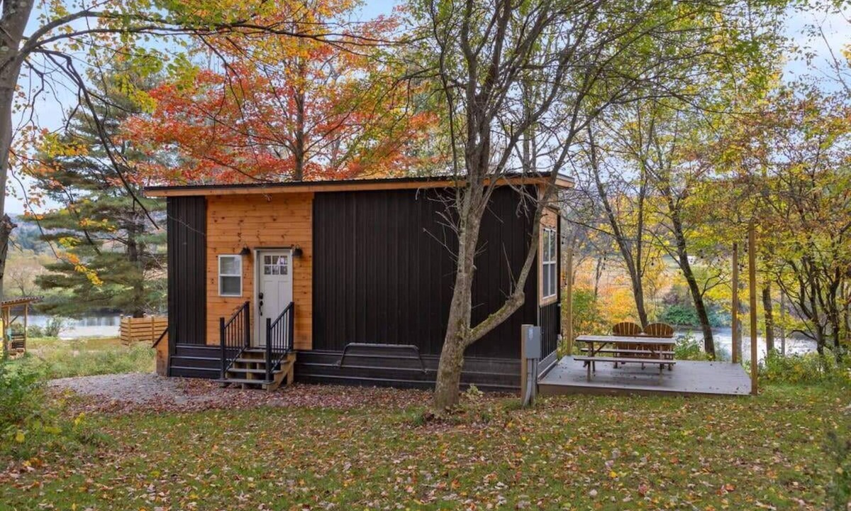Johnson Cabin | Riverside Luxury Tiny House w/Treehouse Sauna, Hot Tub & Views Near Stowe