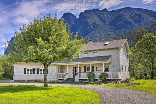 North Bend House | Riverside North Bend Oasis Stunning Mountain View