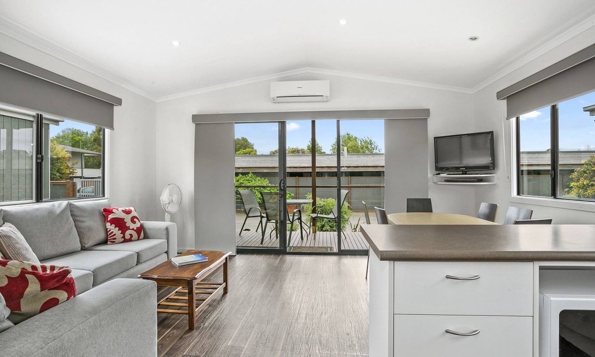 Ocean Grove Hotel | Riverside Ocean Grove