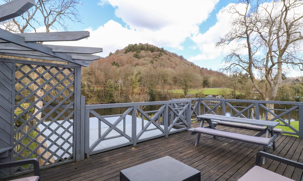 Newby Bridge Cottage | Riverside Retreat