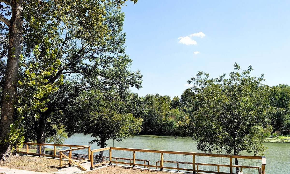 Bastrop House | Riverside Retreat in Restored Airstream
