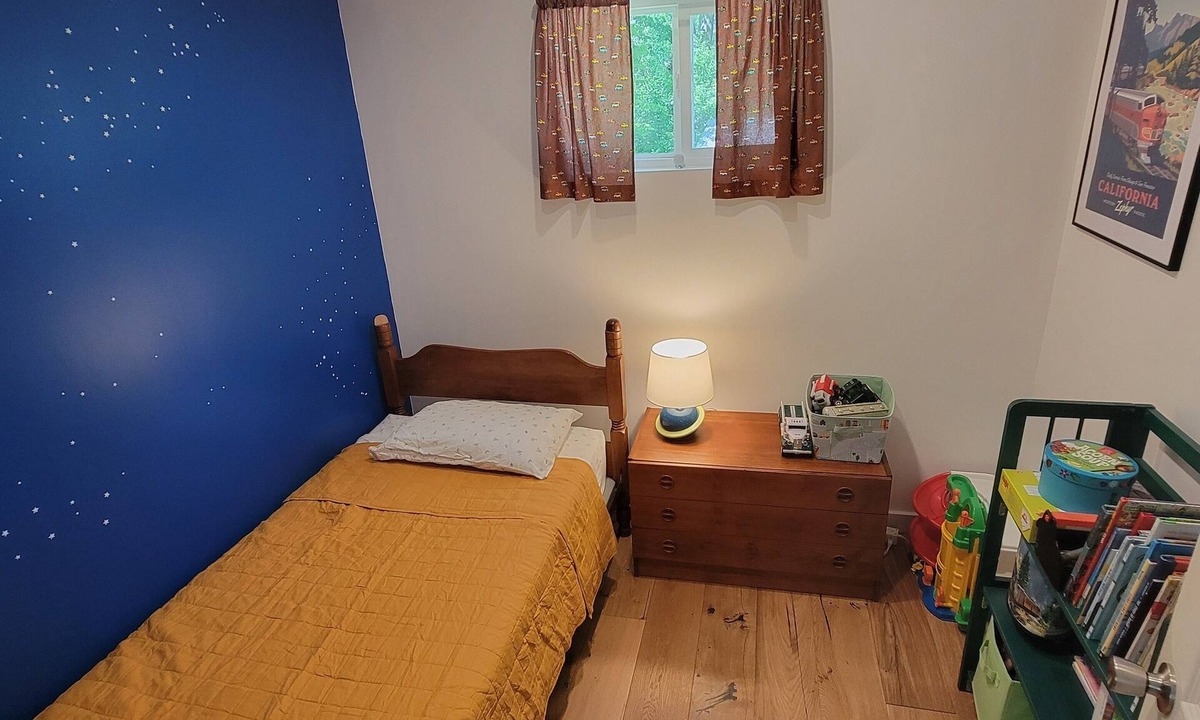Villa Ridge House | Riverside retreat - peaceful 3 bedroom house with beach on Bourbeuse River