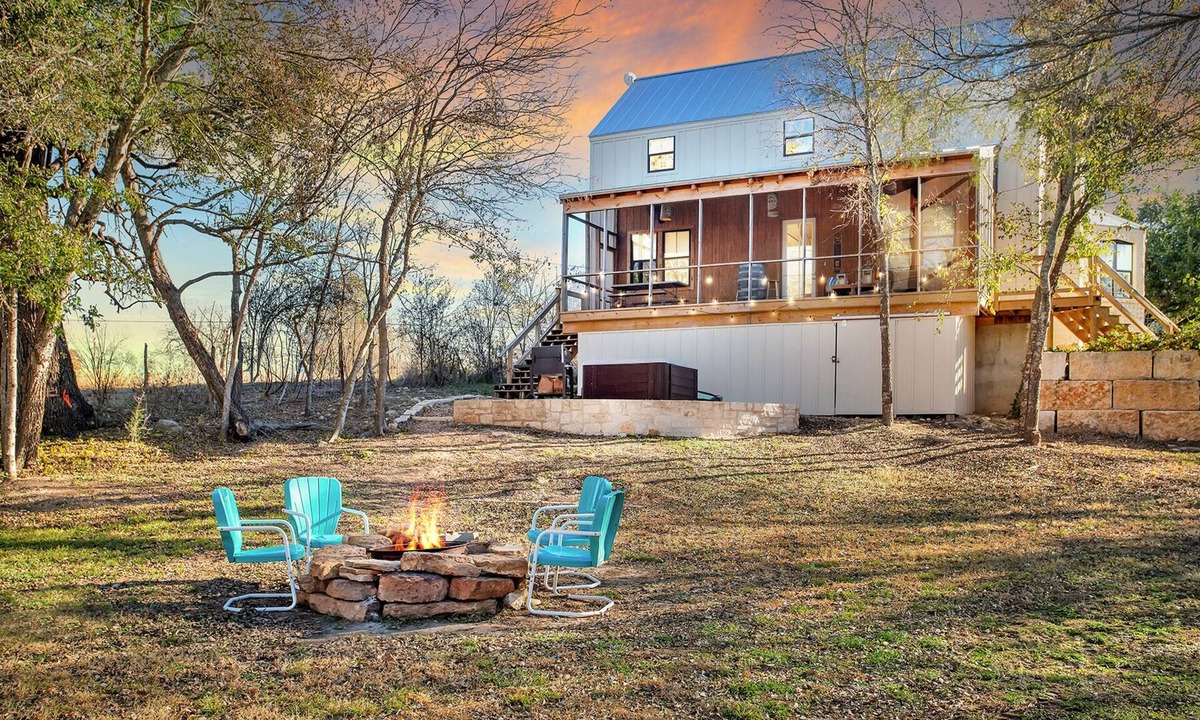 Stonewall Cabin | Riverside Retreat with River Access and Stunning views!