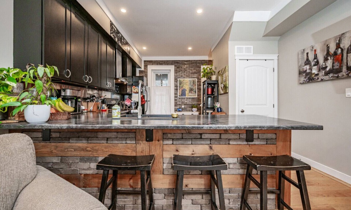 Elora Apartment | Riverside Retreat with Modern Comforts in the Heart of Elora