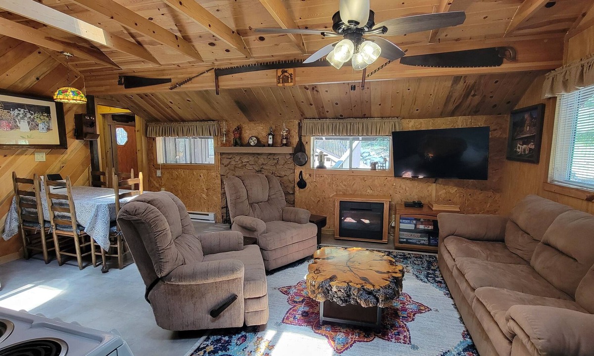 Greer Cabin | Riverside Ridge on East Fork Rd