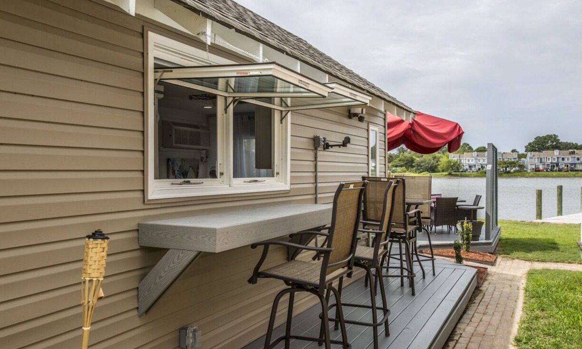 Downtown House | Riverside Tiny Home Retreat