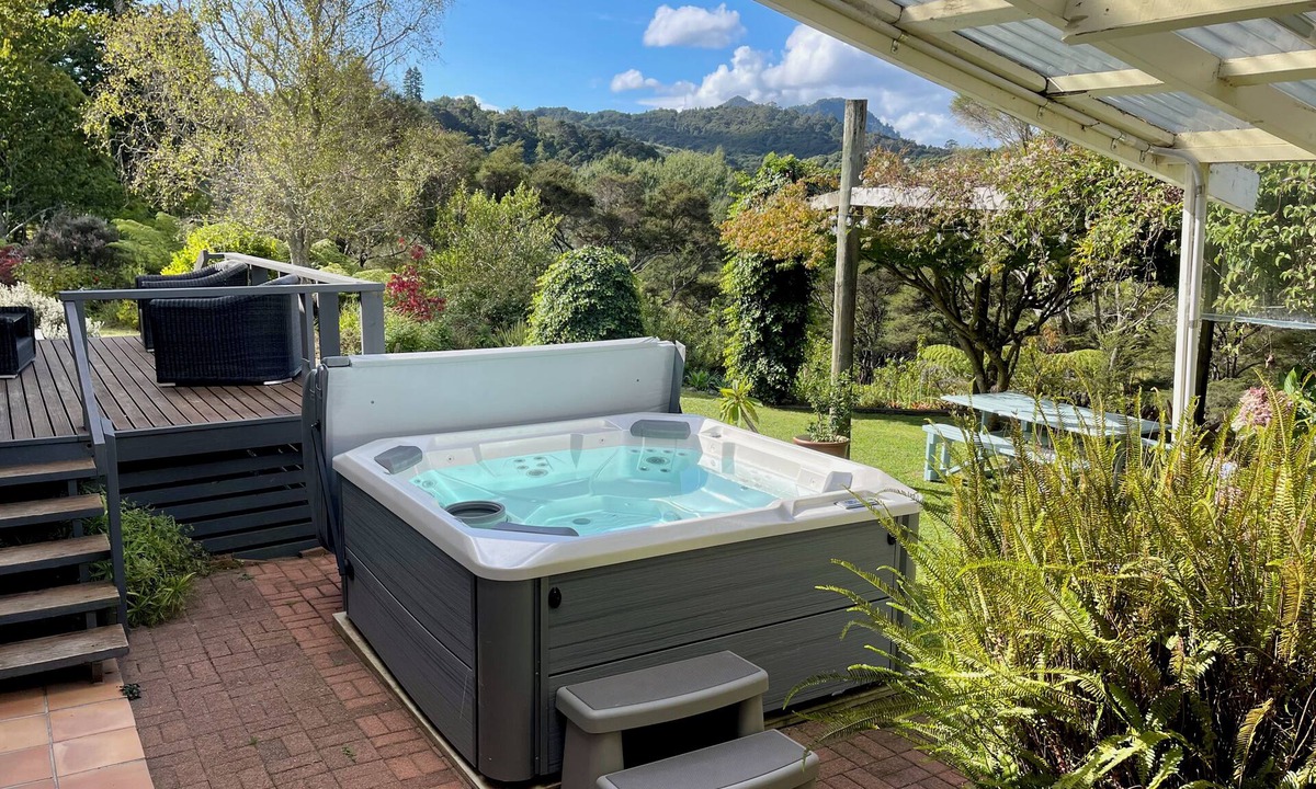 Thames House | RiverSong Retreat