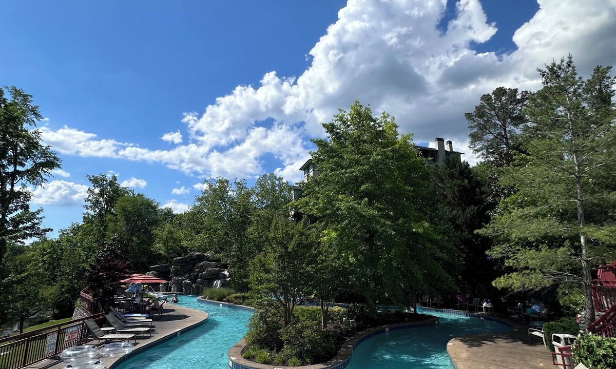 Pigeon Forge Condo | Riverstone 3BR condo, 5 min-Ripken/Dollywood/LeConte,Golf View, Indoor Pool