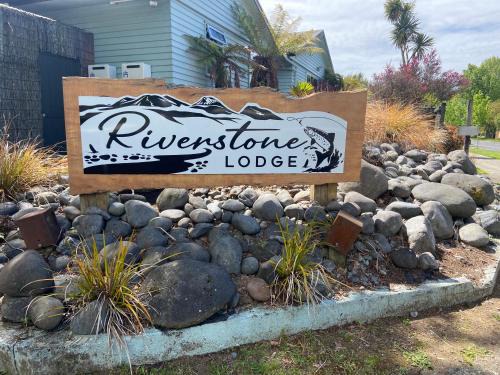Turangi Hostel | Riverstone Lodge