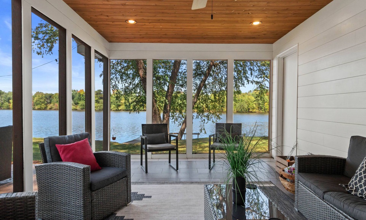 Plover Cottage | RiverTime: Modern Waterfront w/Pier & Boat Slip