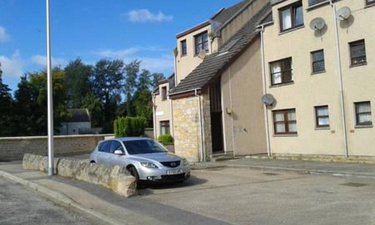 Elgin Apartment | Riverview apartment