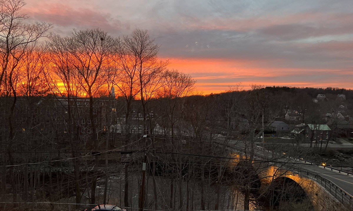 Ipswich Apartment | Riverview charming apt near beach