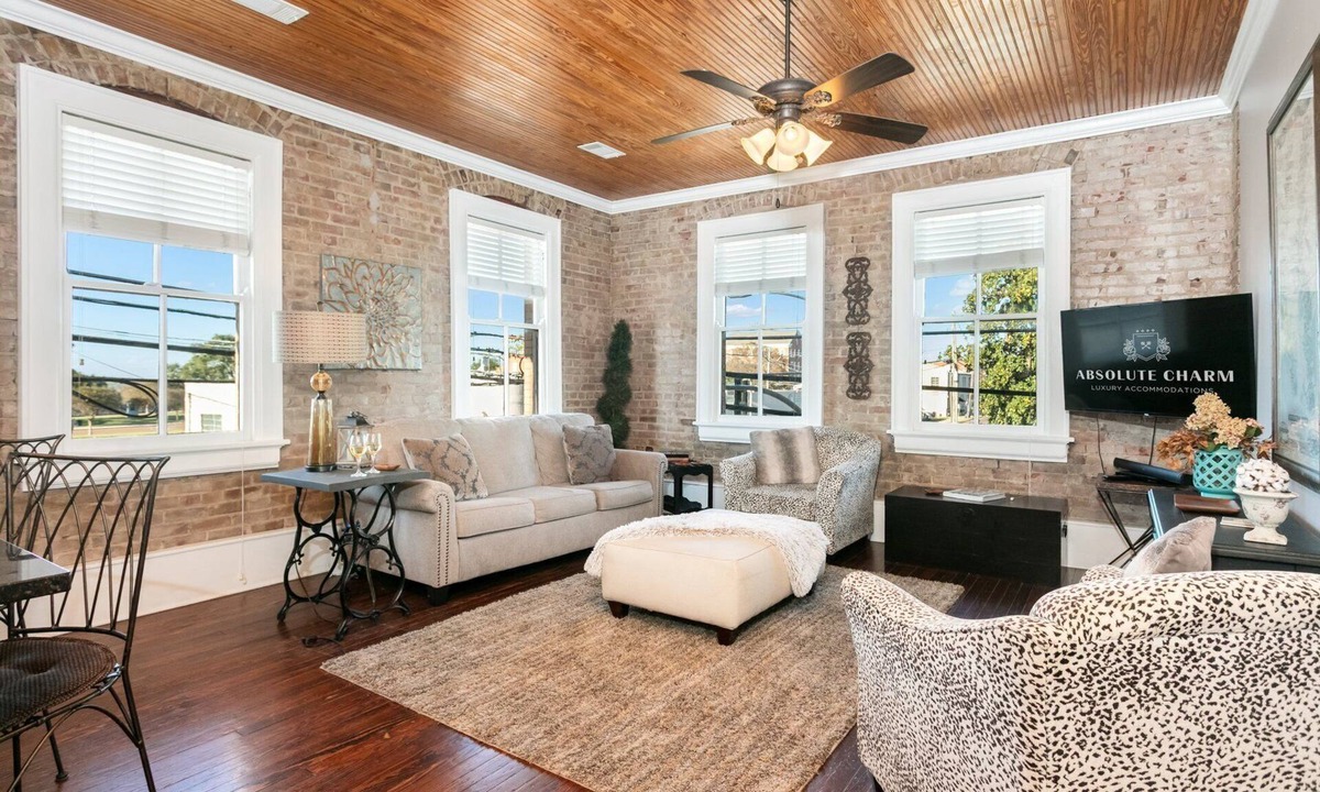 Natchez Condo | Riverview Condo | 1/1.5, Downtown, Washer/Dryer
