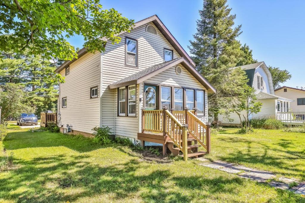 Eagle River House | Riverview Cottage