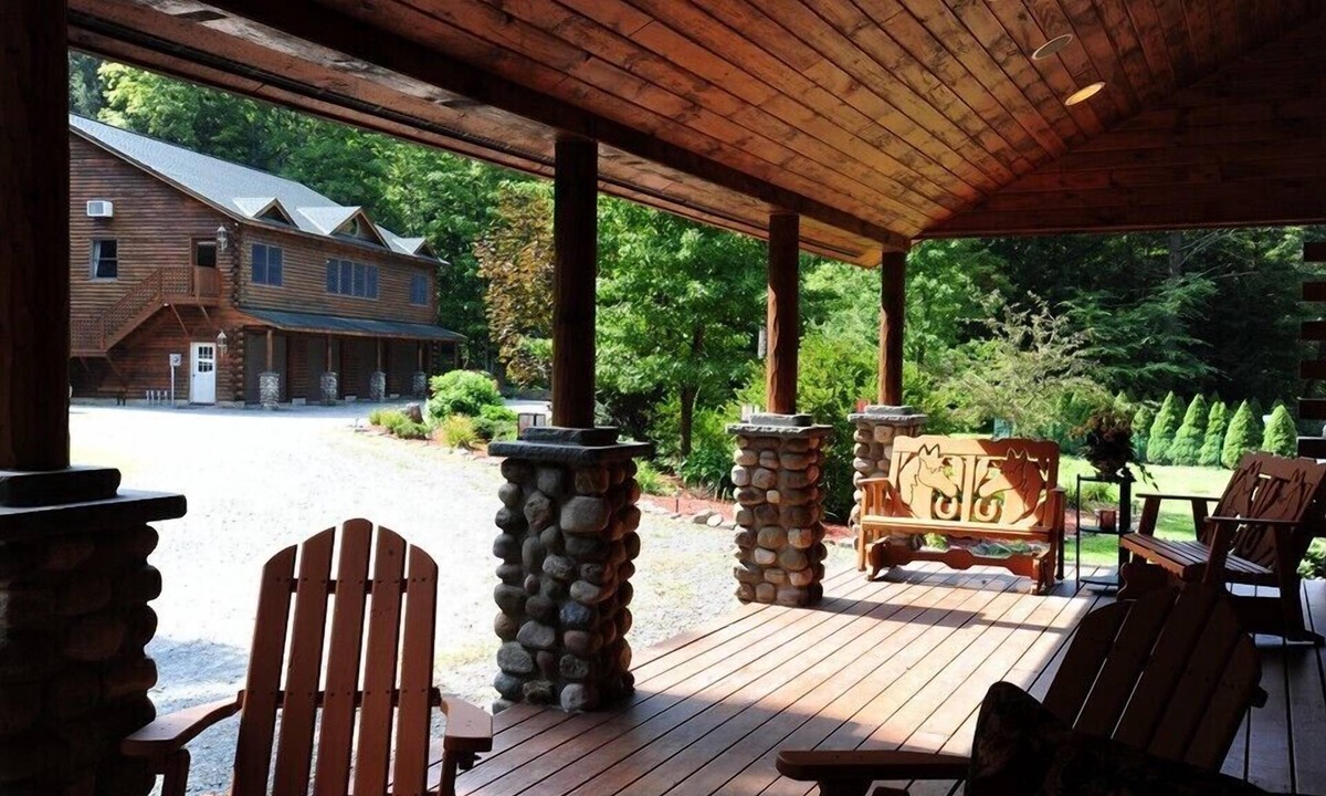 Fishs Eddy House | RiverView Estate By Brophy