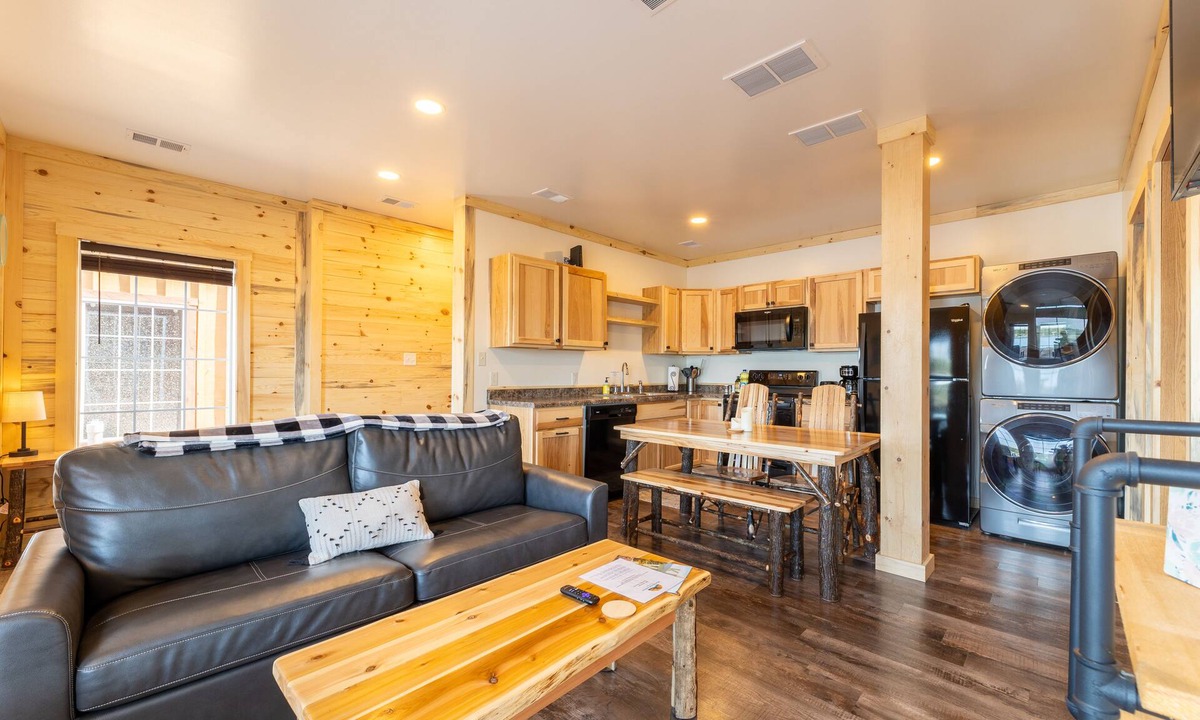 Houghton Cabin | Riverview Garden Cabin 21A