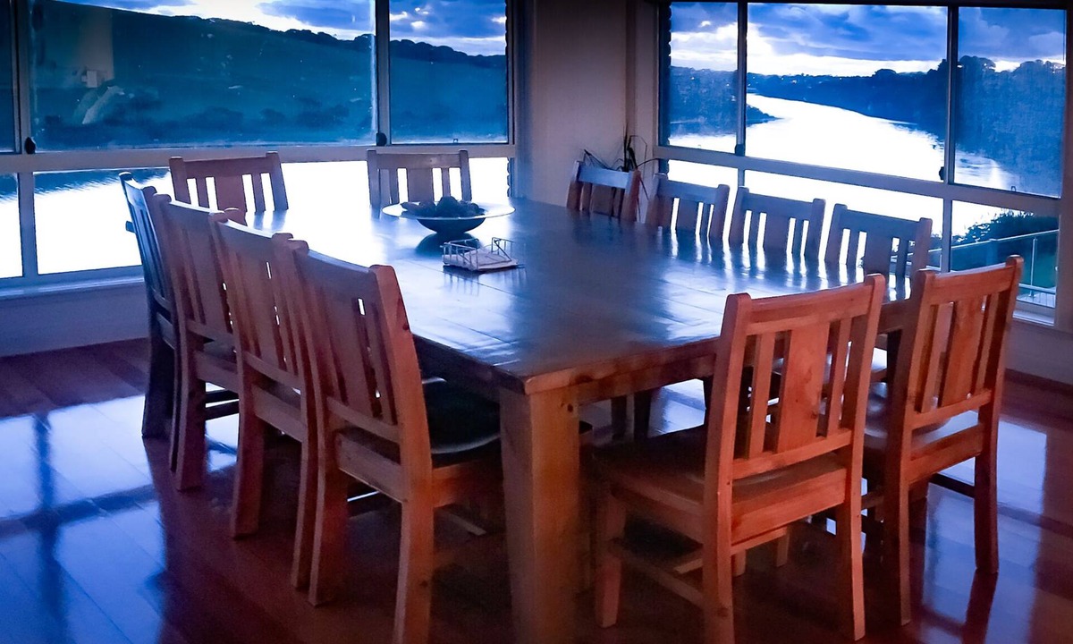 Warrnambool House | RIVERVIEW HEIGHTS Large/small Group Accommodation