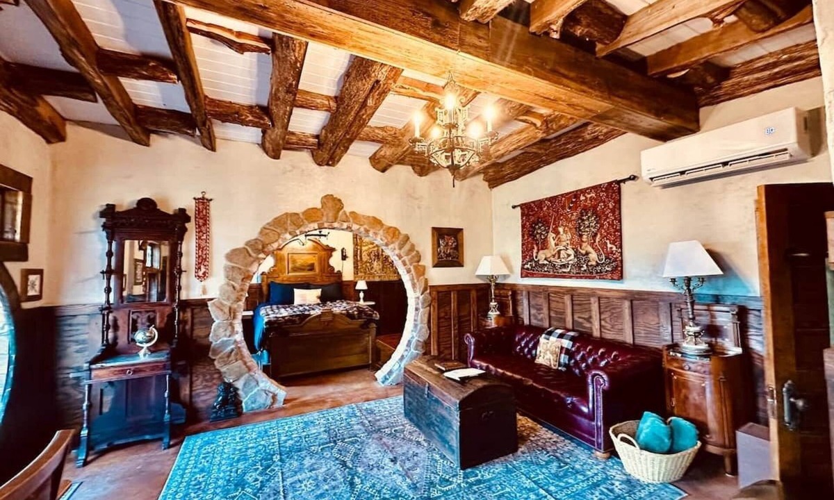 Newell House | Riverview Hobbit House