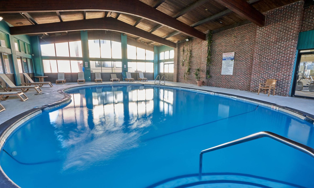 Somerset Hotel | Riverview Inn & Suites