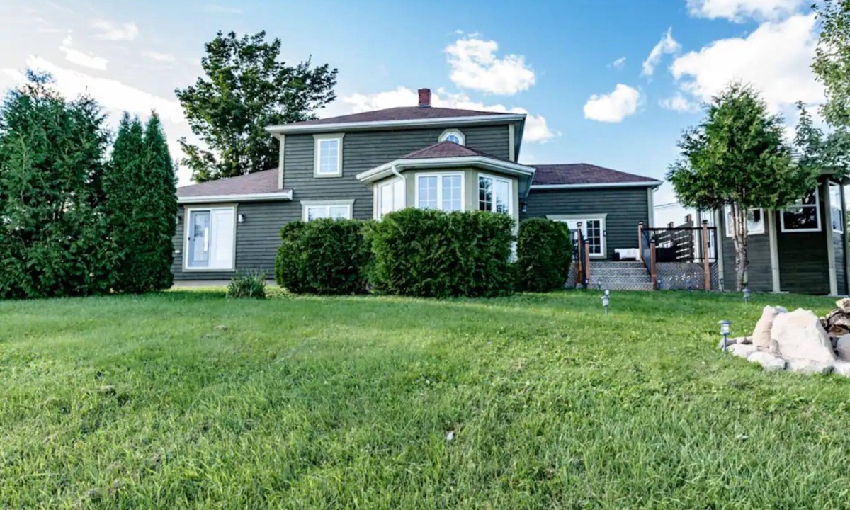 Saint Louis de Kent Other | Riverview, King bed main floor, 4 bedroom, 2 bathroom Farmhouse.
