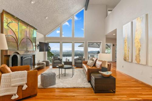 Camas House | Riverview Luxury Retreat