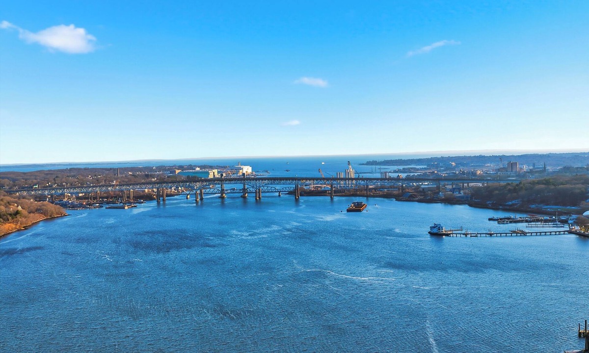 Conning Towers Nautilus Park Apartment | Riverview Retreat: Guest Suite