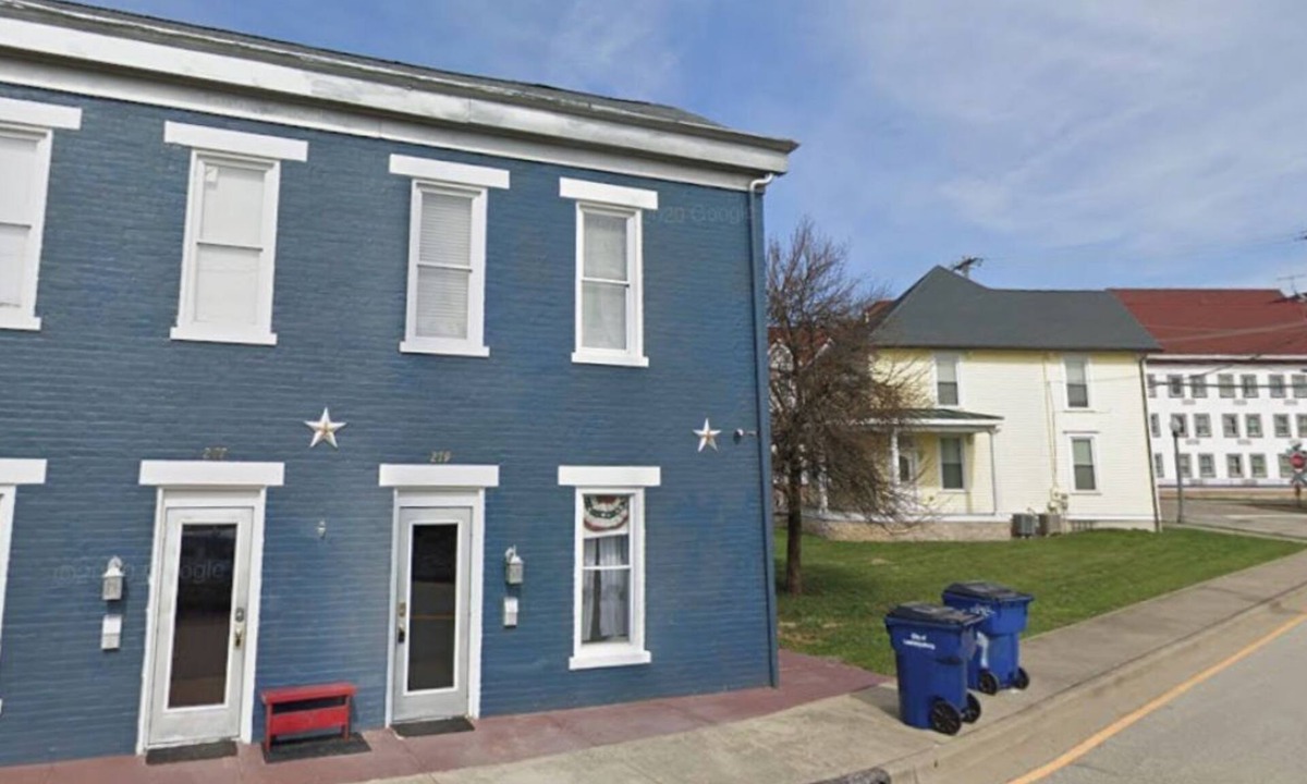 Lawrenceburg House | Riverwalk Residences #2