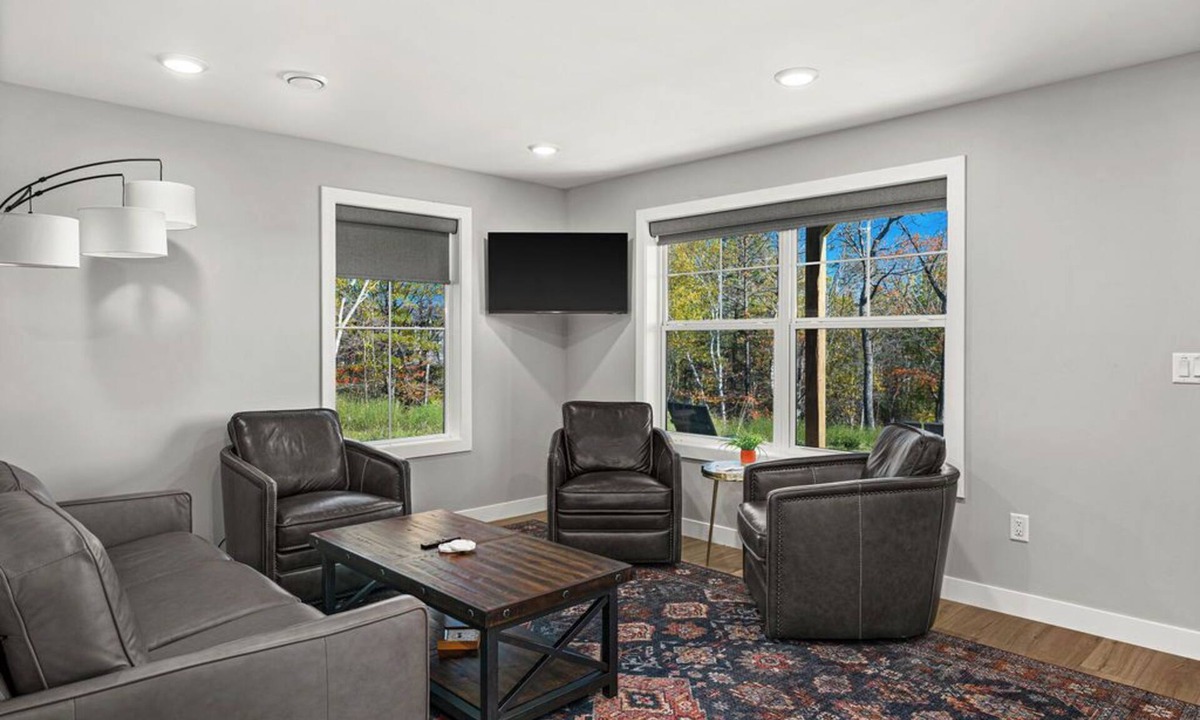 Riverside House | RiverWest Kayak View -Riverview-Dog Friendly