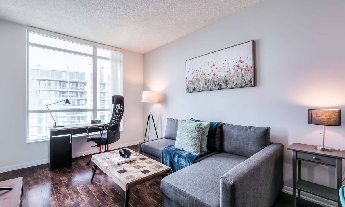 Fort York Hotel | RivetStays | The Neptune Premium Suite – 1 Bedroom + Den Condo
