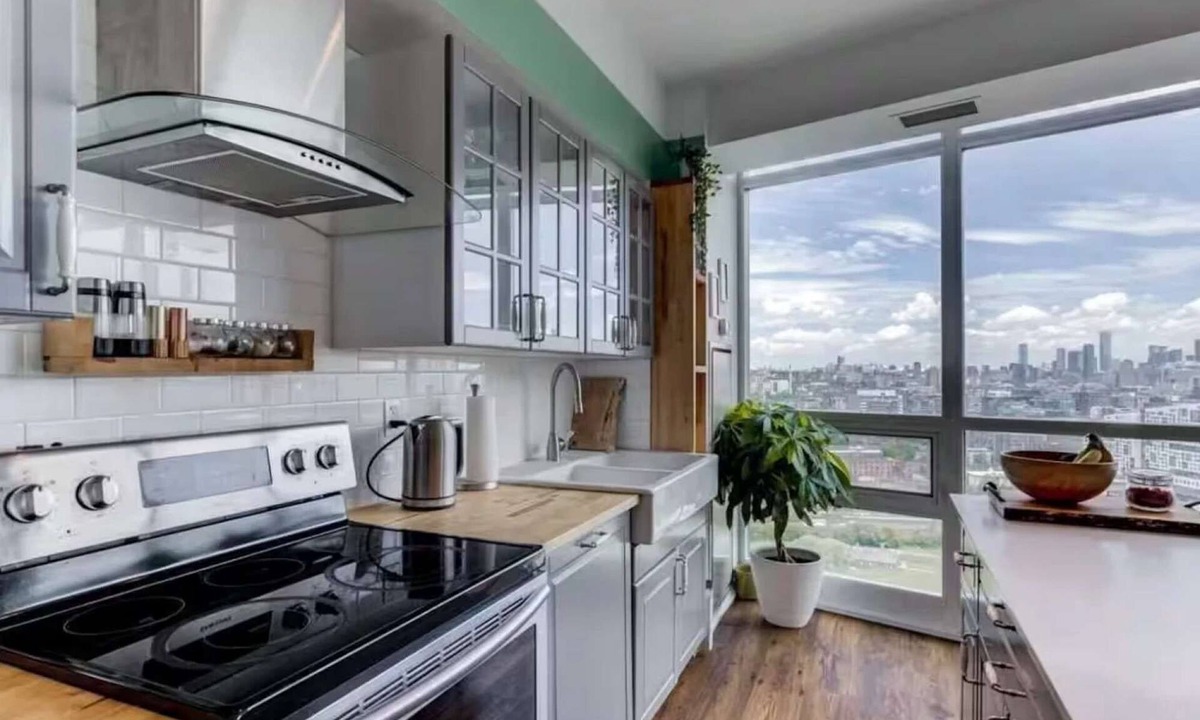 Fort York Hotel | RivetStays | The Neptune Premier Suite – Modern 2 Bedroom Condo