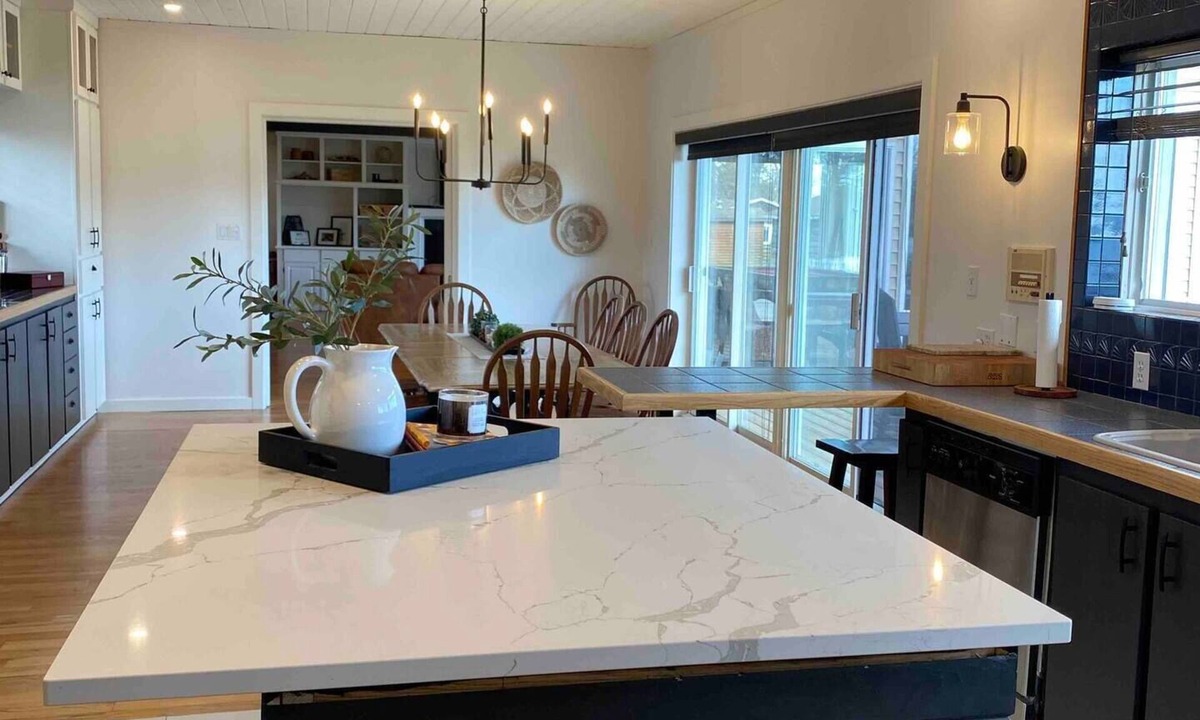 Garden Village Cottage | Riviera Lodge - Large Renovated Waterfront Property