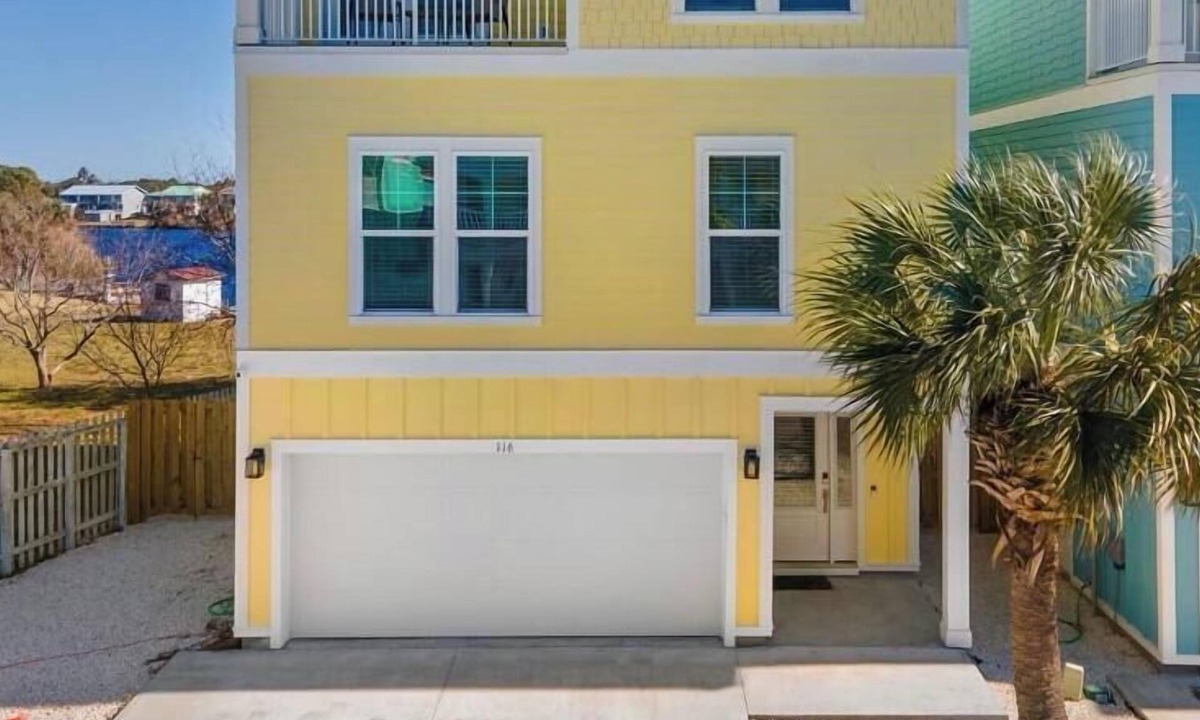 Fort Bay House | Riviera Sunrise - Chic, Modern, Pool and Beach Access