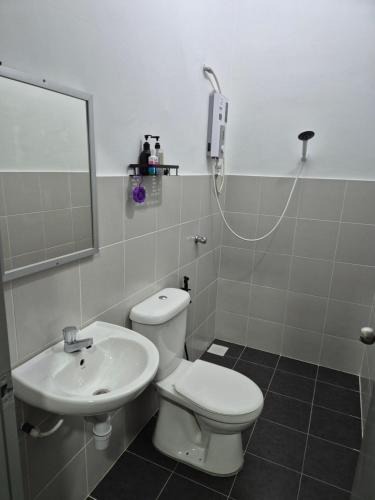 Rawang House | Rizqi Homestay