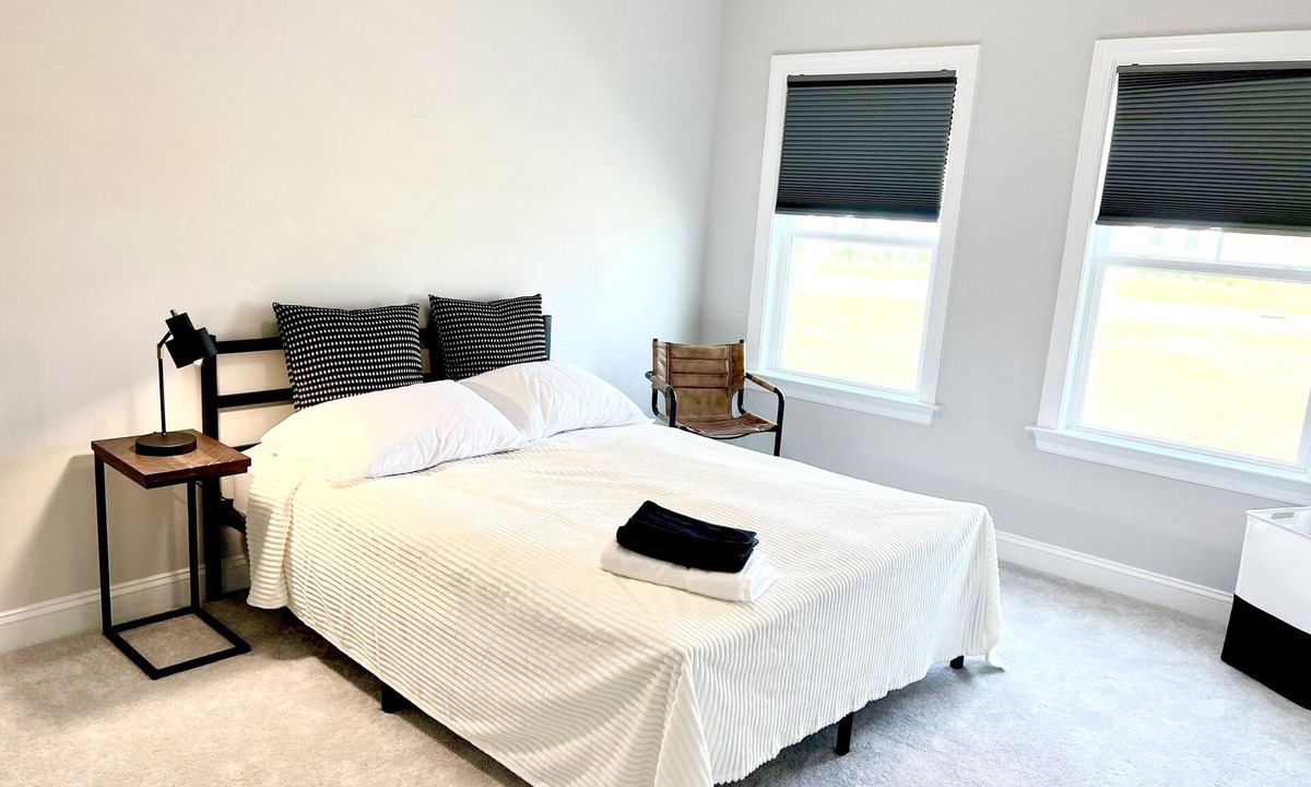 Kipling House | Rm 3: Charming Bright Private Bedroom