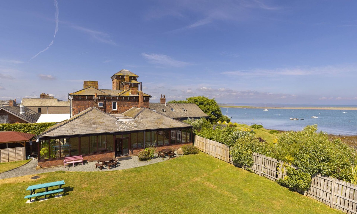 Barrow-in-Furness Cottage | Roa Island House