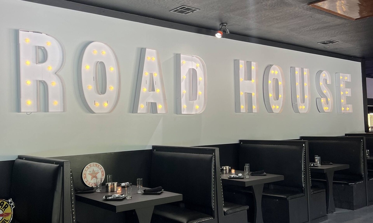Petal Hotel | Road House Hotel & RV Park