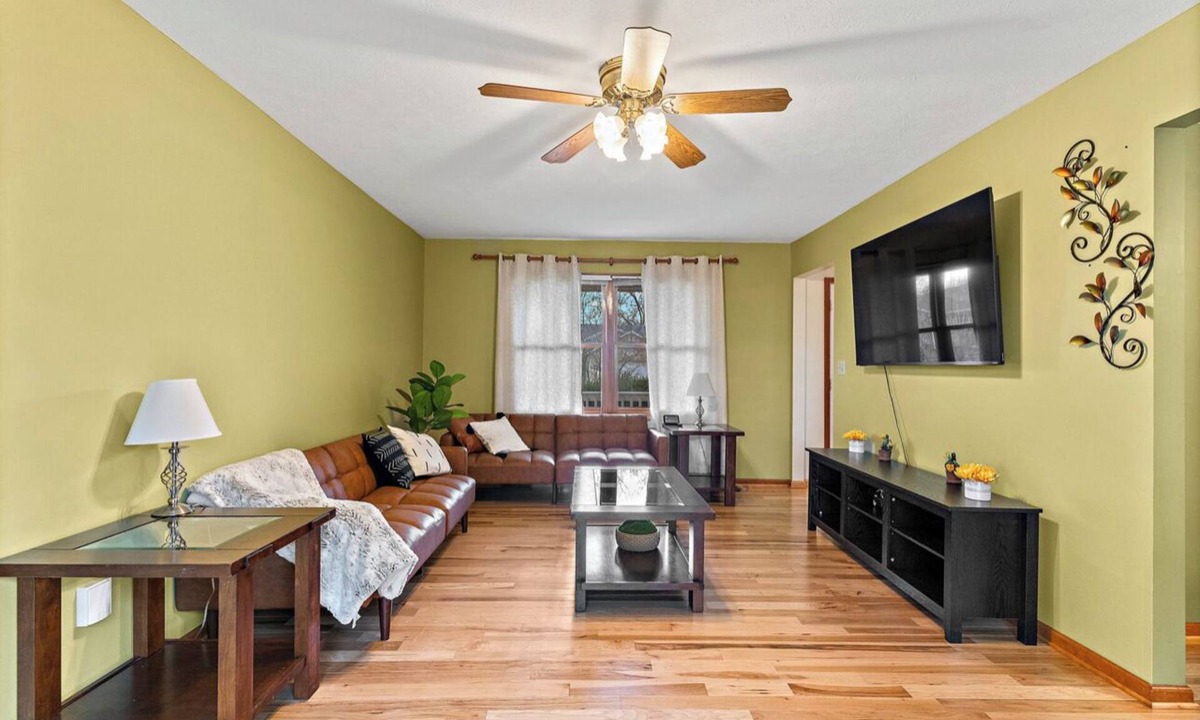 Columbus House | Roadmap Lodging: Garden Oasis by Cedarcrest